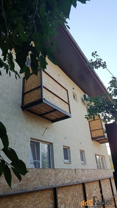 дом 180 м² на участке 3 сот.