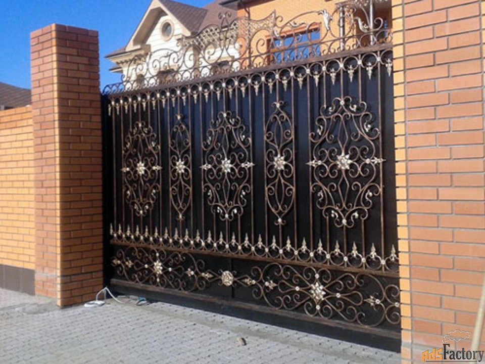 Кованые ворота и калитки с стальным листом - изготовим на заказ