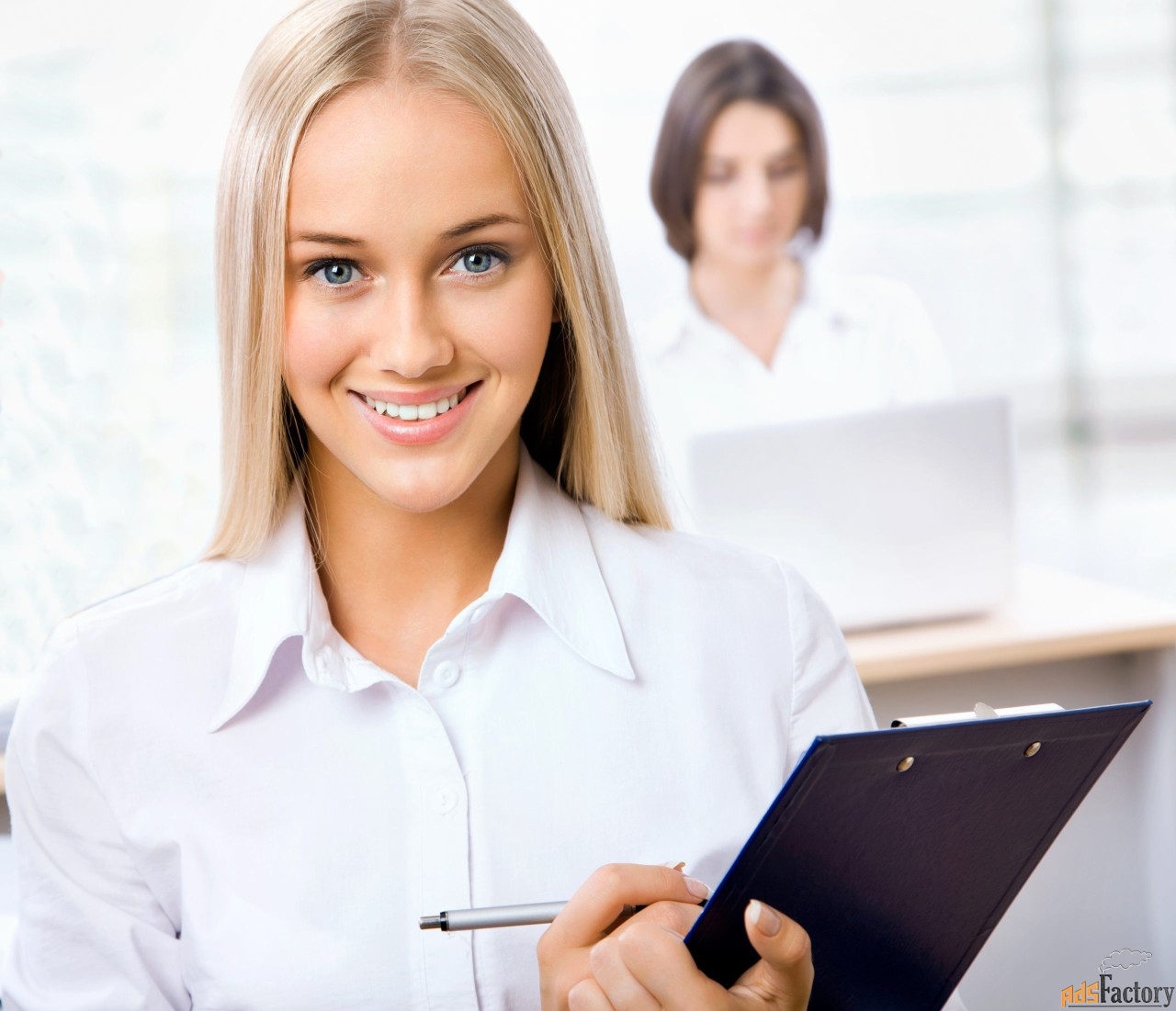 старший бухгалтер