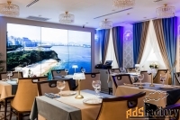 официант (ресторан, гостиница)