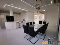 6 - комн.  квартира, 205.00 м², 17/17 эт.