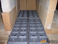 Плитка из перфор. металла для упрочнения и защиты бетонного пола