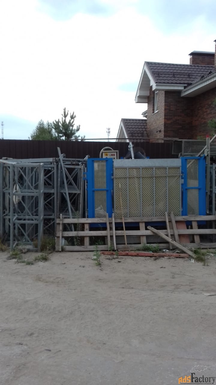 Мачтовый грузовой подъёмник Salerno Ponteggi