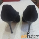 Туфли женские на каблуке чёрные кожаные замшевые  со стразами, Италия