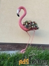 Фламинго c дополнительным декором из цветов и перьев