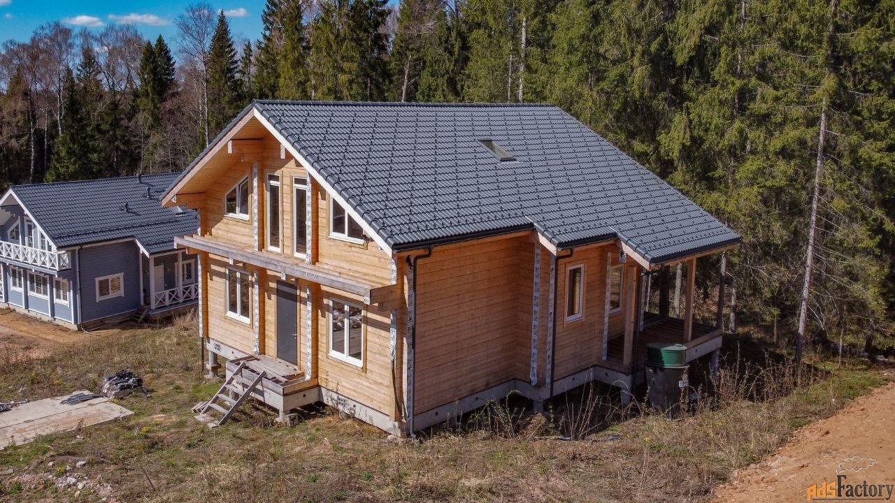 дом 300 м² на участке 8,5 сот.