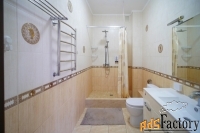 дом 178 м² на участке 4 сот.