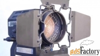 прожектор logocam fresnel 300 halogen p