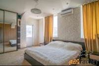 3 - комн.  квартира, 136 м², 3/5 эт.