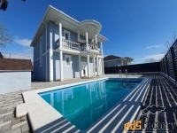 коттедж 162 м² на участке 4 сот.