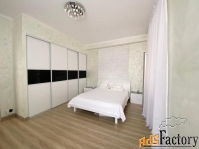 3 - комн.  квартира, 150 м², 2/4 эт.