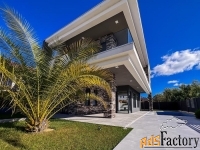 коттедж 240 м² на участке 5 сот.