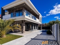 коттедж 240 м² на участке 5 сот.