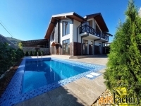 коттедж 195 м² на участке 4 сот.