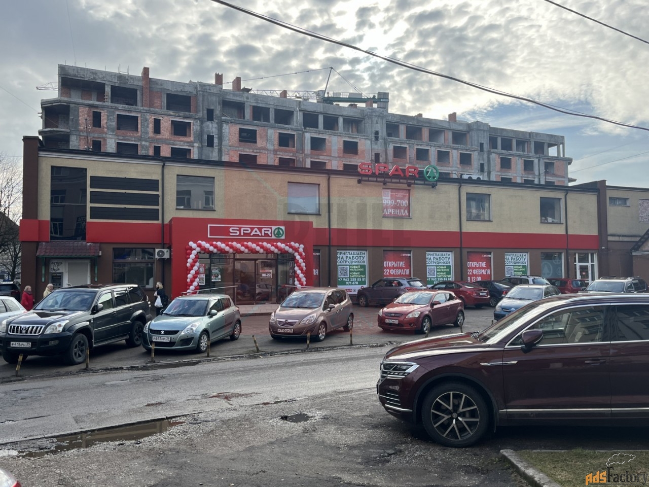 торговое помещение, 890 м²