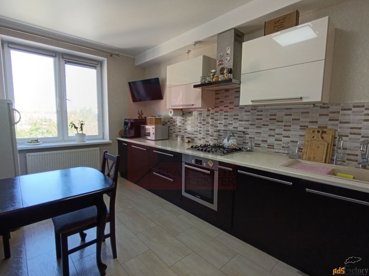3 - комн.  квартира, 89.7 м², 5/5 эт.