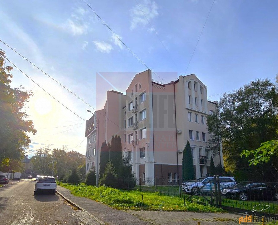 4 - комн.  квартира, 158.5 м², 1/4 эт.