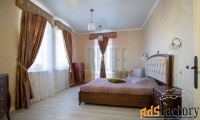 дом 689.5 м² на участке 11 сот.