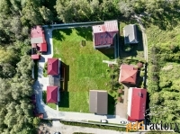 коттедж 1475.5 м² на участке 42 сот.
