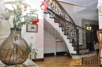 дом 488.7 м² на участке 6 сот.
