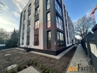 3 - комн.  квартира, 130.1 м², 2/4 эт.