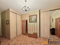 4 - комн.  квартира, 134.4 м², 1/5 эт.