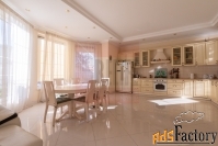 дом 315 м² на участке 10 сот.