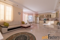 дом 315 м² на участке 10 сот.