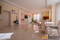 дом 315 м² на участке 10 сот.