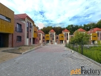 таунхаус 211 м² на участке 4 сот.