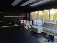 дом 239 м² на участке 9 сот.