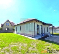 дом 97.8 м² на участке 6 сот.