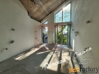 5 - комн.  квартира, 202 м², 4/4 эт.