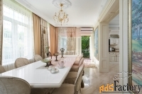 дом 1001.2 м² на участке 14.75 сот.