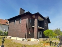 дом 330 м² на участке 7.65 сот.