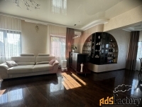 дом 297 м² на участке 4.5 сот.