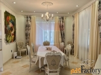 дом 506.7 м² на участке 7.4 сот.