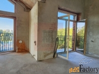 7 - комн.  квартира, 361.2 м², 4/4 эт.