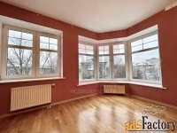 4 - комн.  квартира, 136.6 м², 4/5 эт.