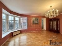 4 - комн.  квартира, 136.6 м², 4/5 эт.