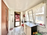 3 - комн.  квартира, 53 м², 1/1 эт.