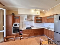 5 - комн.  квартира, 153 м², 7/8 эт.