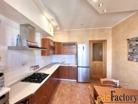 5 - комн.  квартира, 153 м², 7/8 эт.