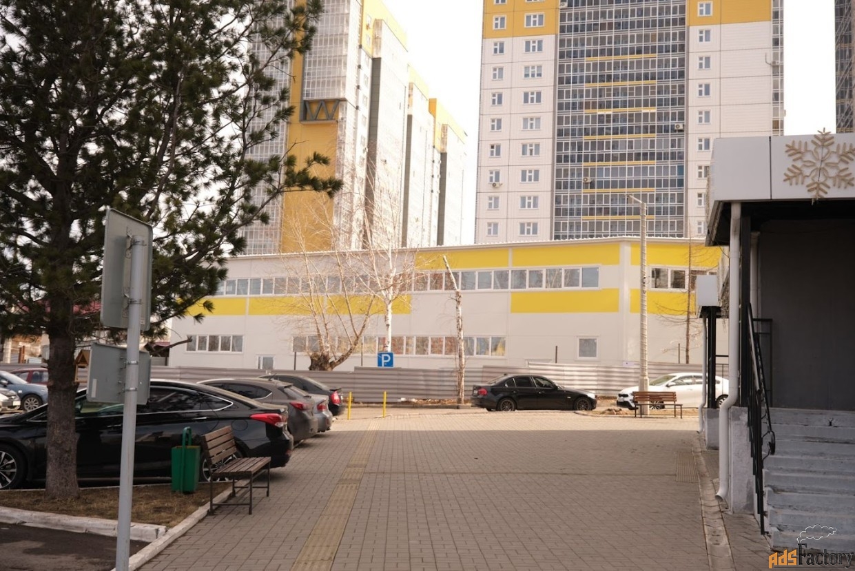 торговое помещение, 600 м²