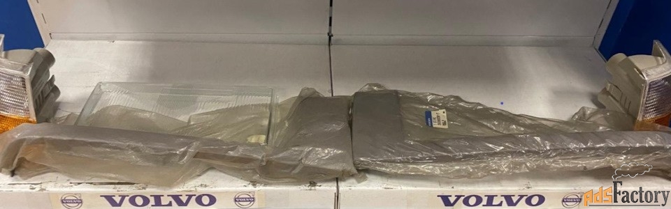 Оригинальное правое стекло фары Вольво 740\760 90-92г (переходка)