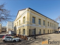 отдельно стоящие здания, 653 м²