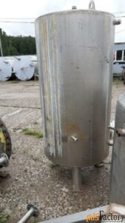 продается емкость нержавеющая (бойлер), объем — 1,15 куб.м.