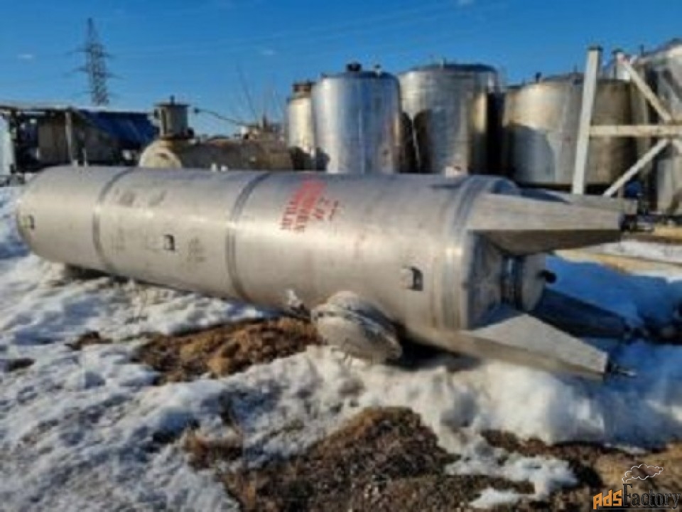 Продаются Емкости нержавеющие (насыпной фильтр), объем — 3,3 куб.м.,