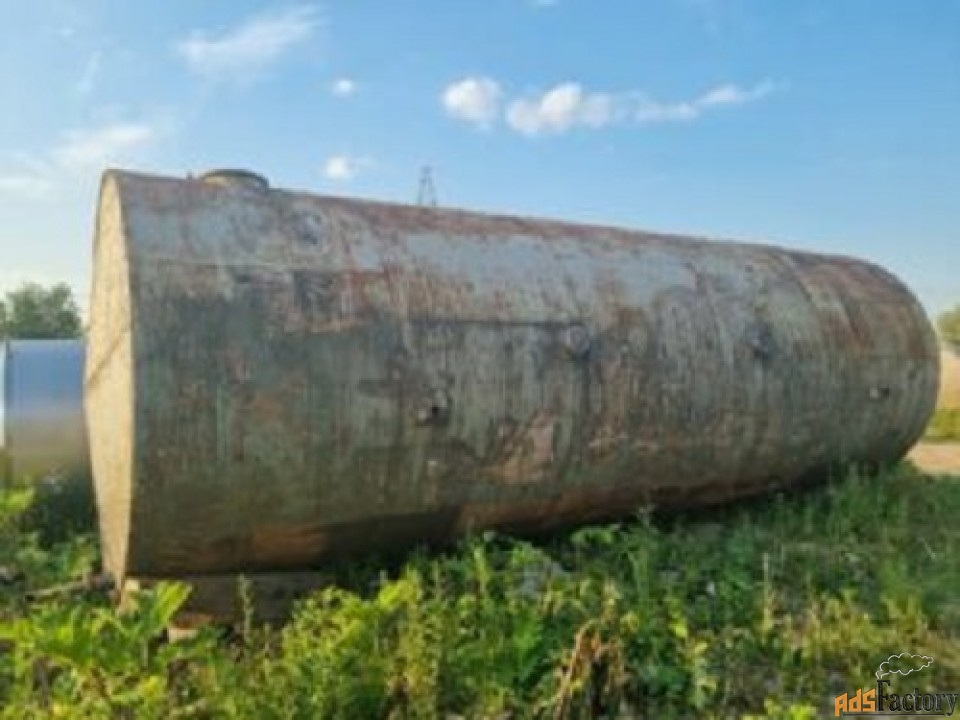 Продается Емкость би металл (внутри нержавейка), объем -50 куб.м.,