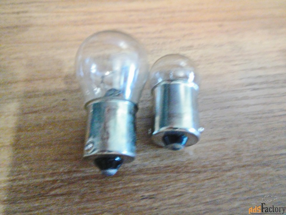 Лампы автомобильные 12V 21W и 10W с одним контактом.